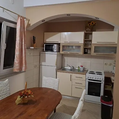 Gordana - Two Bedroom With Balcony And Sea View And Garden View