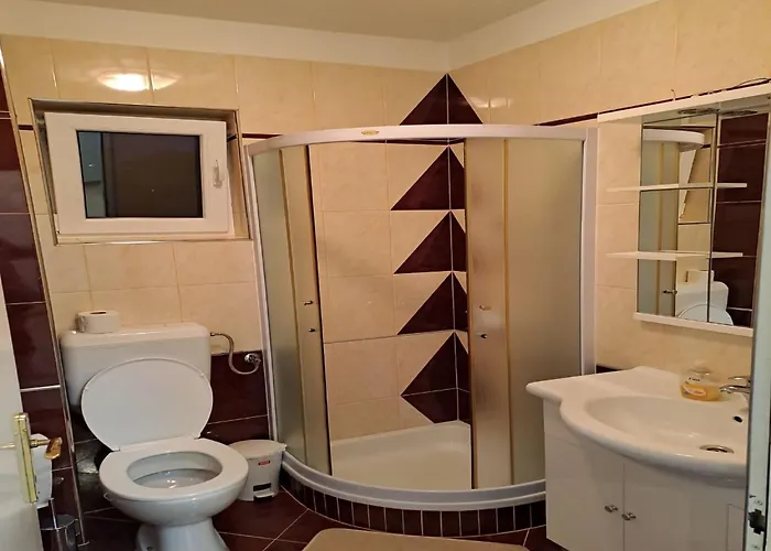 Gordana - Two Bedroom With Balcony And Sea View And Garden View